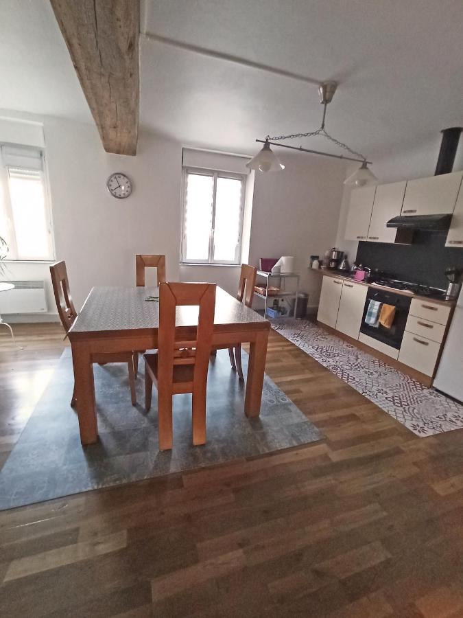 Bel appartement indépendant centre de Magny-Cours avec parking Esterno foto